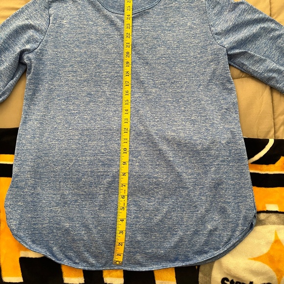 Women’s shirts - Picture 9 of 13